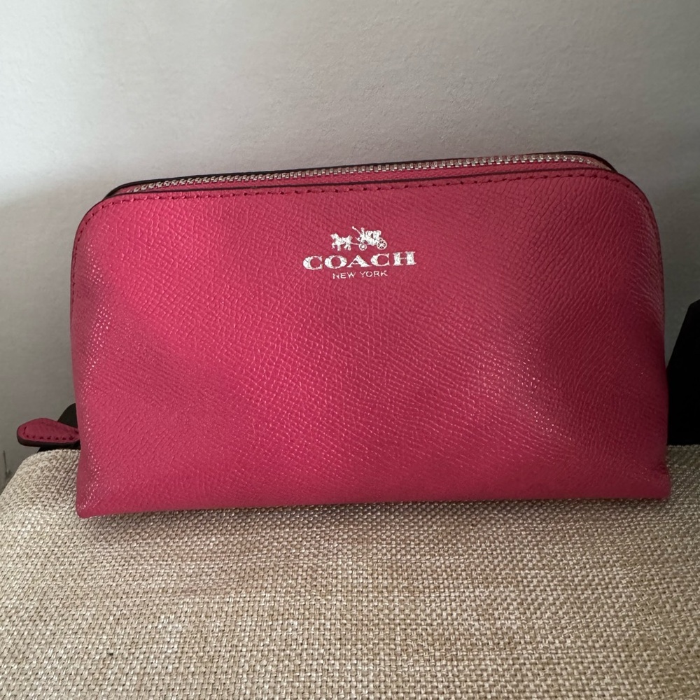 Coach Crossgrain Leather Triangular Shaped Cosmetic/Accessories Bag